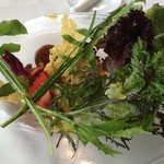 ア・タ・ゴール - ニース風、鎌倉野菜のラタトゥイユサラダ。風味の強い鎌倉野菜を品良くまとめあげています。