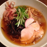 麺や ハレル家 - 【ワンコインデー限定】
      追い鰹の冷たい中華そば
      500円