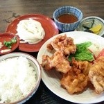 Warabe - 鶏の唐揚げ定食(小うどん付き)810円