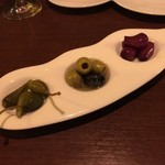 自家製オリーブ・ピクルス盛り合わせ　780円