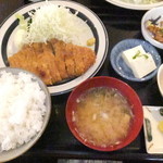 辰ちゃん  - とんかっ定食　８５０円　【　２０１５年７月　】