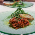 柔らかく煮た仔牛のトリッパ(第二胃袋)のラグーソース、バケット添え☆