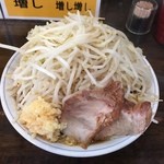 らーめん大 - ラーメン680円野菜多めニンニク