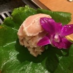 【2015年06月】上ミノの湯引きのアップ、盛り付けもイイ感じ。