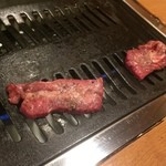 焼肉 グルマンズいとう - 【2015年06月】和牛たん、焼き始め。