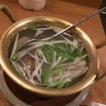 焼肉 グルマンズいとう - 【2015年06月】あっさりとした貝のスープ（はまぐり）＠600円。