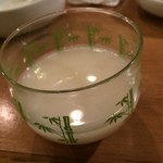 焼肉 グルマンズいとう - 【2015年06月】とんい生マッコリを頂く、チャミスルを髣髴する様なシブイ器で頂く。