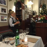 La Rosa Nera - スタッフはテキパキとサービスしてくださいます。