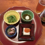 今月のおすすめ弁当
          「紀州うめ鶏陶板焼き弁当」2,400円(税抜き)の前菜。