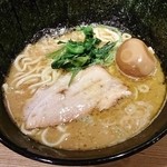 横横家 - ラーメン＋味玉＋海苔増し（2014.1）