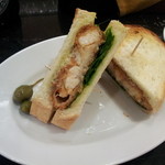 エノテカ・ミレ  - 海老カツサンド