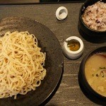 しろなべ吉 - つけ麺＋十六穀米