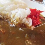 喫茶室モンテビアンカ - 店内にはサラッとカレーと書いてあったんでスープカレーの様なカレーを予想してたんですがトロミがあってカレー専門店のカレーと比べても劣らないとても美味しいカレーでした。

