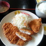 哲 - ミックスフライ750円