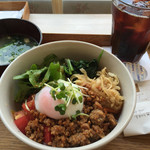 すずとらカフェ - ビビンバ丼定食。980円。