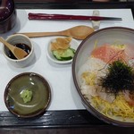 旬楽　さわ田 - 海鮮丼