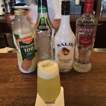 コーヒーハウス ニシヤ - パイナップルジュース スミノフ マリブ ミドリ のオリジナルカクテル