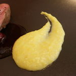 シェ オリビエ - 仏産仔鴨胸肉のロティ、チェリーのソース、クリーミーポレンタ