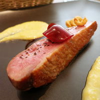 シェ オリビエ - 仏産仔鴨胸肉のロティ、チェリーのソース、クリーミーポレンタ