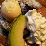 よつばカフェ - 抹茶とあずきのパンケーキ