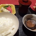 にくの匠 三芳 - ご飯セット・・フィレ肉の昆布巻き・ご飯・香の物・お味噌汁のセットです。