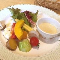 タベルナ ラ・メッセ - バーニャカウダ
                ソースが美味しい‼️