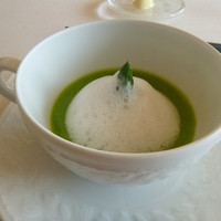 フレンチレストラン ミクニ サッポロ - ランチ￥4700／北海道産グリーンアスパラの冷製ヴルーテ