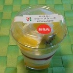 セブンイレブン - 料理写真:彩り果実のフルーツケーキ 2015.7