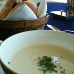 蒲郡温泉　ホテル竹島 - 冷たいジャガイモスープとパン