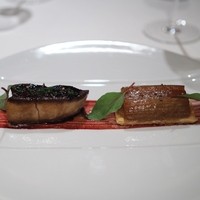ジョンティ アッシュ - フォアグラのプランシャ焼き　リュバーブのタルトを添えて