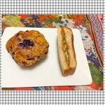 エイタブリッシュ - *キャラメルペーストバナナサンド
*ブルーベリーマフィン

