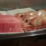 すし家 - ネタケースの 中トロ＆ボタン海老