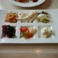 ザ・テラス - 朝食ブッフェのお惣菜。クスクス（左上）が絶品でした。