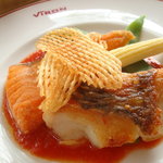 ブラッスリー・ヴィロン - 2010/05　鮮魚のポワレ。ペルノーオレンジトマトソース(１４７０円)。