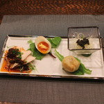 レンゲ - 前菜　(四川風 よだれ鶏、冷製ビーフン  キャビアのせ、烏骨鶏の味玉　白トリュフのせ、芝海老の湯葉巻揚げ）　(2015/07)