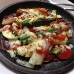 フリーダム ロード - H.27.7.25.夜 夏野菜の鉄板チーズ焼 680円