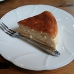 Jika Bai Senko Hitakachiho - チーズケーキ（330円）ドリンクとセットで100円引き