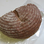 パン工房 - 米粉ごまパンハーフ２５０円。
      