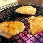 炭火焼の鶏 - ★手羽先