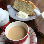 カメイノ食堂 - 塩チョコチップミルクシフォンケーキとジンジャーチャイ