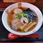 味玉醬油らーめん 800円