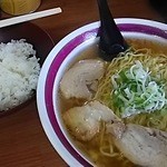 蓬莱 - ラーメン大と小ライス