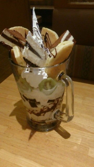 ケーキを二種類選べます ビッグパフェ By しゃんてぃ れすとらん四六時中 茅ヶ崎中央店 北茅ケ崎 レストラン その他 食べログ
