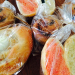 萱刈窪 - パンも販売してます