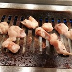 焼肉と料理シルクロード - プリップリのマルチョウ