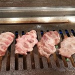 焼肉と料理シルクロード - 生ラム焼き上がり