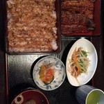 龍村 - 店の雰囲気は大衆的な感じでした。サービスは普通です。味は不味い訳ではありませんが、ふっくら感が無く硬く感じでした。