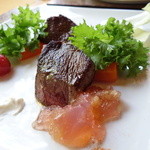 手打ち蕎麦とフレンチの やな木 - ＜2015年7月＞千屋牛の６種のスパイスロースト、プラムのジュレソース