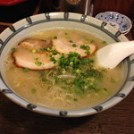 みなみ屋 - ラーメン全景。