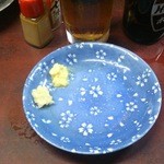 にんにく、生姜、ネギの薬味が選べます（私はニンニクと生姜だけ）